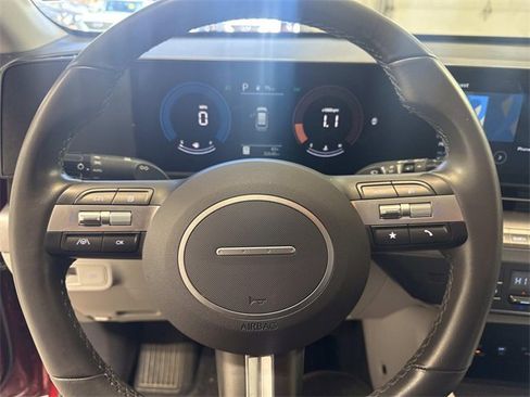 Used 2025 Hyundai Kona SEL image 8