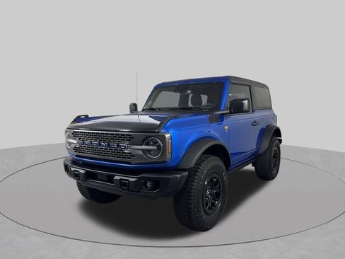 Used 2023 Ford Bronco Badlands w/ Sasquatch Package AWD/4WD image 2