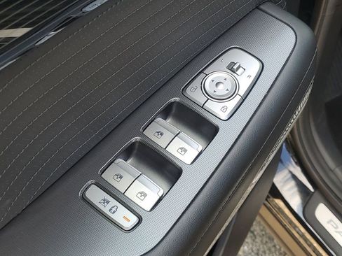 Used 2024 Hyundai Palisade Calligraphy image 10