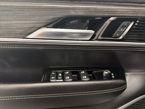 Used 2022 Jeep Wagoneer Series III image 26