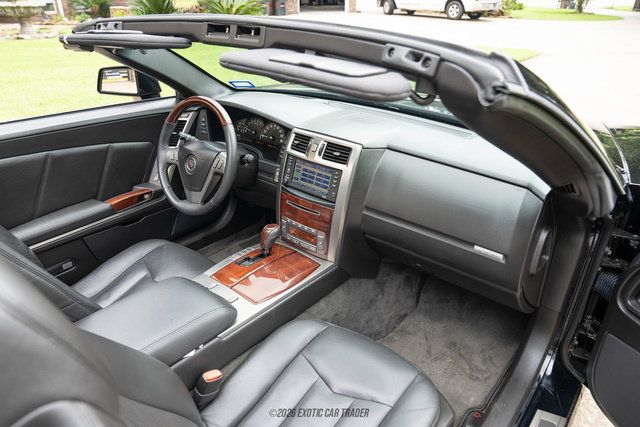 Used 2006 Cadillac XLR RWD image 58