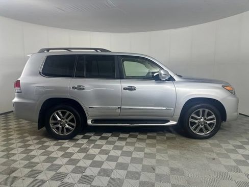 Used 2013 Lexus LX 570 4WD image 8