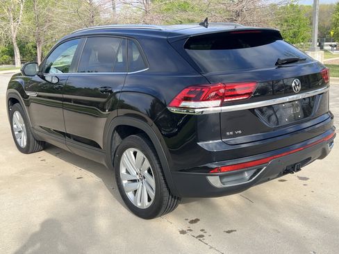 Used 2023 Volkswagen Atlas Cross Sport SE w/ Panoramic Sunroof Package image 8