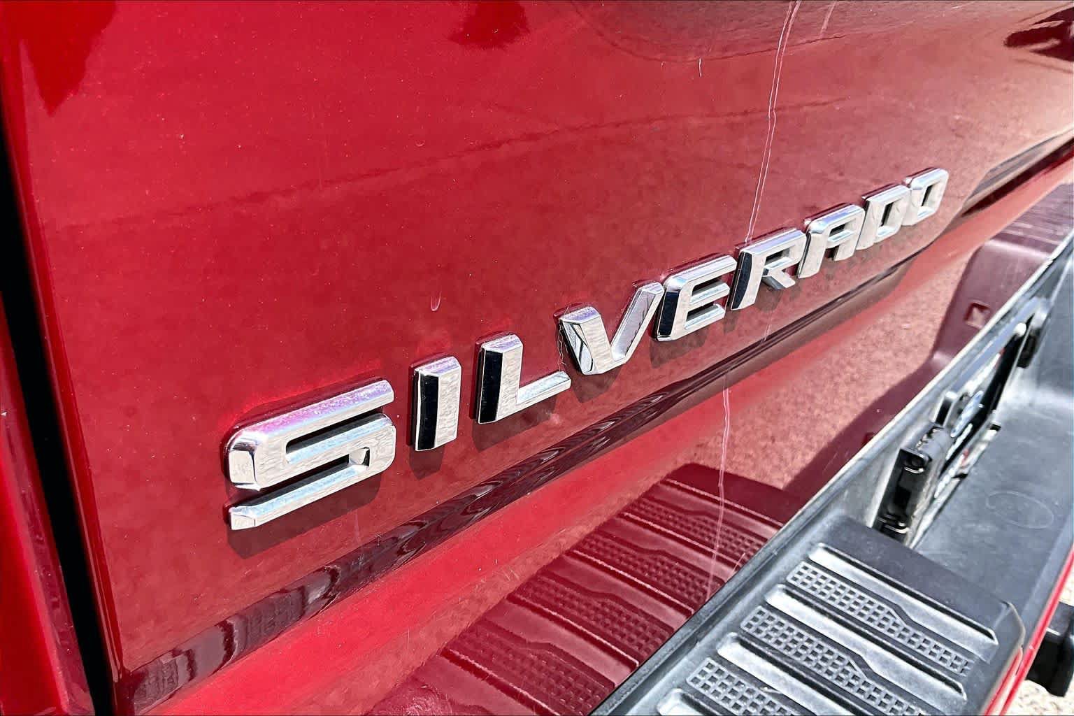Used 2021 Chevrolet Silverado 1500 High Country w/ Technology Package AWD/4WD image 9