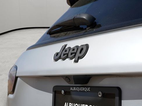 Used 2024 Jeep Compass Trailhawk image 13