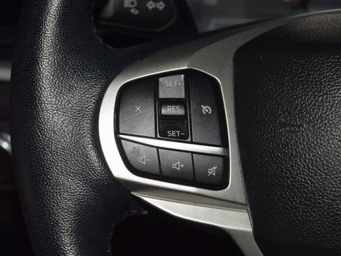 Used 2022 Ford Explorer XLT image 36