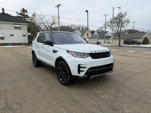 Used 2020 Land Rover Discovery Landmark image 1
