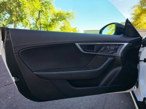 Used 2018 Jaguar F-TYPE R-Dynamic image 12