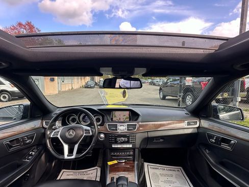Used 2014 Mercedes-Benz E 350 4MATIC Sedan image 23