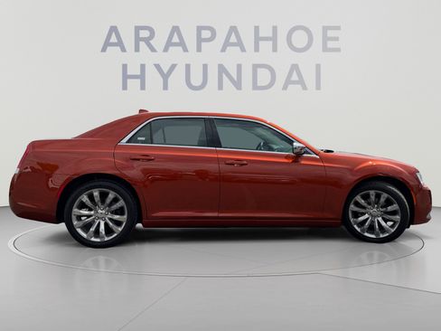 Used 2020 Chrysler 300 Touring w/ Chrome Appearance Package RWD image 6