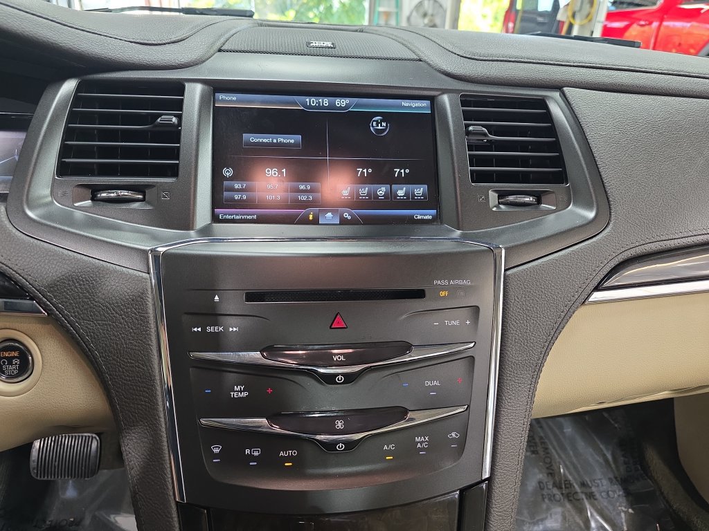 Used 2015 Lincoln MKS AWD w/ Equipment Group 101A image 19
