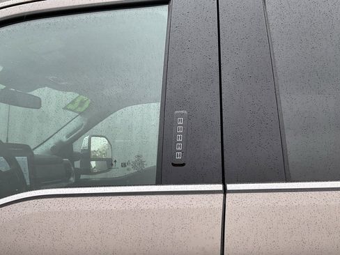 Used 2022 Ford F150 Lariat w/ Max Trailer Tow Package image 7