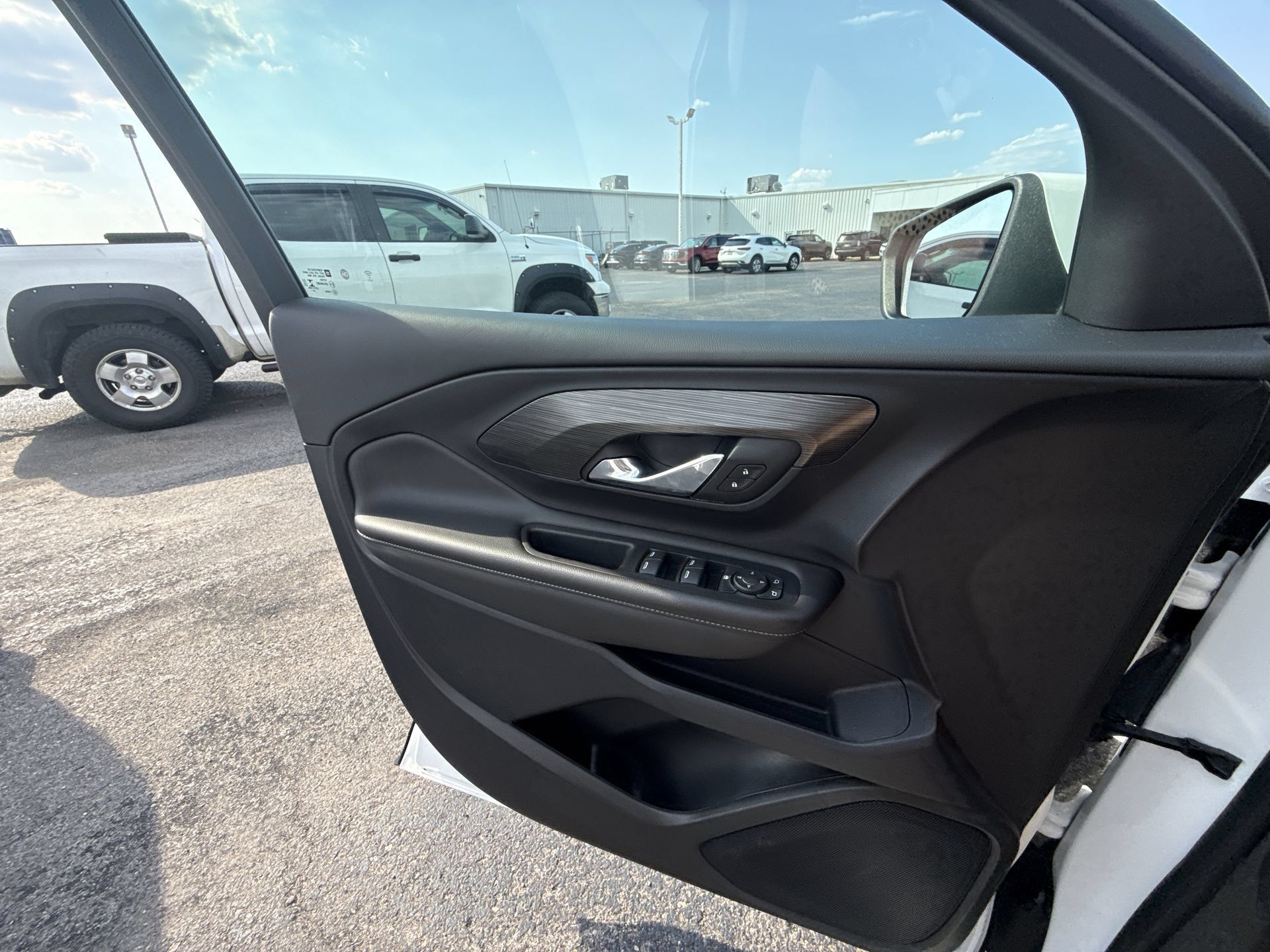 Used 2023 GMC Terrain SLE w/ Driver Convenience Package FWD image 29