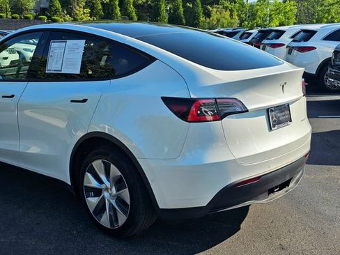 Used 2021 Tesla Model Y Long Range AWD/4WD image 14