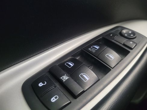 Used 2020 Dodge Journey SE w/ SE Popular Equipment Group image 27