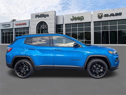 New 2026 Jeep Compass Latitude image 2