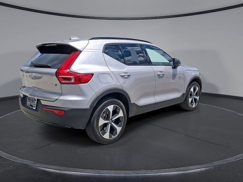 Certified 2026 Volvo XC40 B5 Plus AWD/4WD image 31