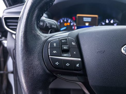 Used 2020 Ford Explorer XLT w/ Equipment Group 202A AWD/4WD image 27