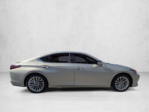 Certified 2022 Lexus ES 350 Ultra Luxury w/ Accessory Package image 4