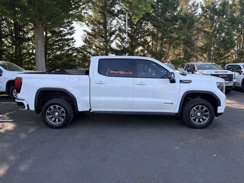 Used 2024 GMC Sierra 1500 AT4 w/ Technology Package image 11