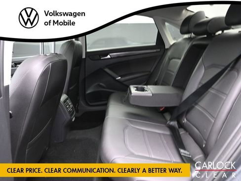 Used 2020 Volkswagen Passat 2.0T R-Line image 12