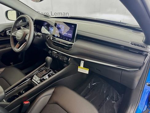 New 2026 Jeep Compass Latitude image 25