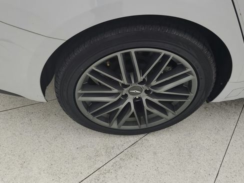 Used 2019 Genesis G70 2.0T Advanced RWD image 39