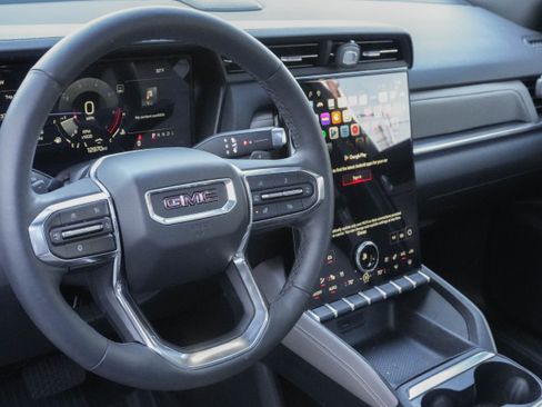 Used 2026 GMC Terrain Elevation w/ Elevation Premium Package image 7