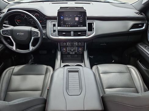 Used 2021 Chevrolet Suburban Z71 w/ Z71 Signature Package AWD/4WD image 11
