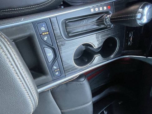 Used 2018 Chevrolet Impala Premier w/ Premier Convenience Package FWD image 20
