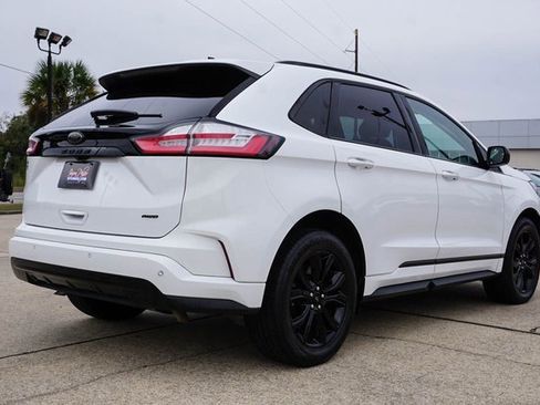 Used 2022 Ford Edge SE w/ Black Appearance Package image 4
