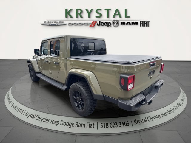 Used 2025 Jeep Gladiator Sport AWD/4WD image 4