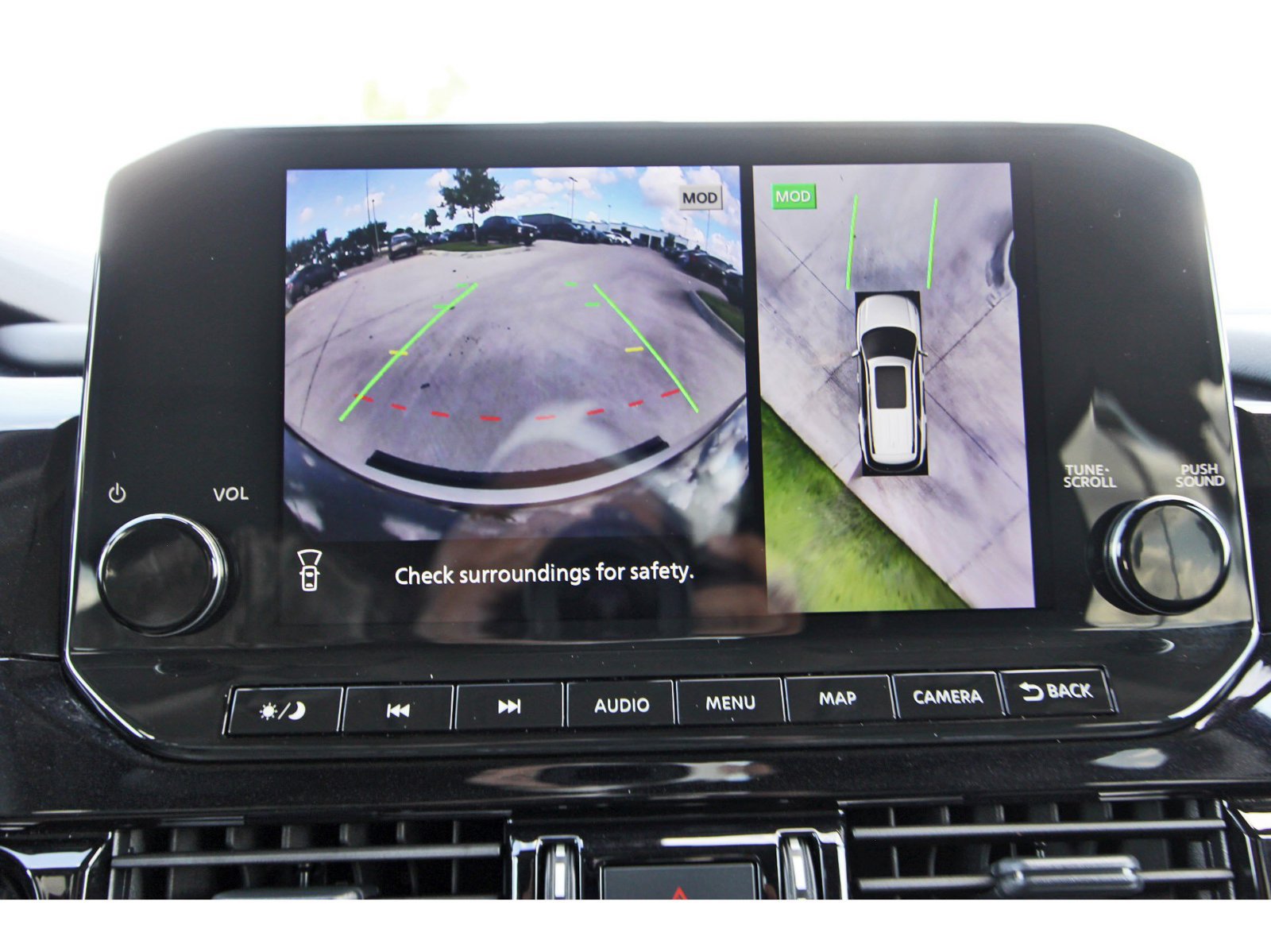 Certified 2025 Nissan Pathfinder SL FWD image 28