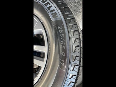 New 2025 Nissan Frontier SV image 25