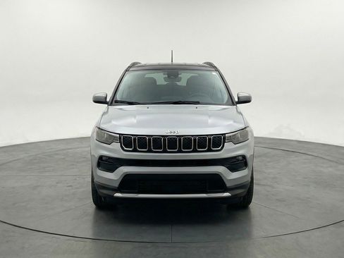 Used 2025 Jeep Compass Limited AWD/4WD image 2