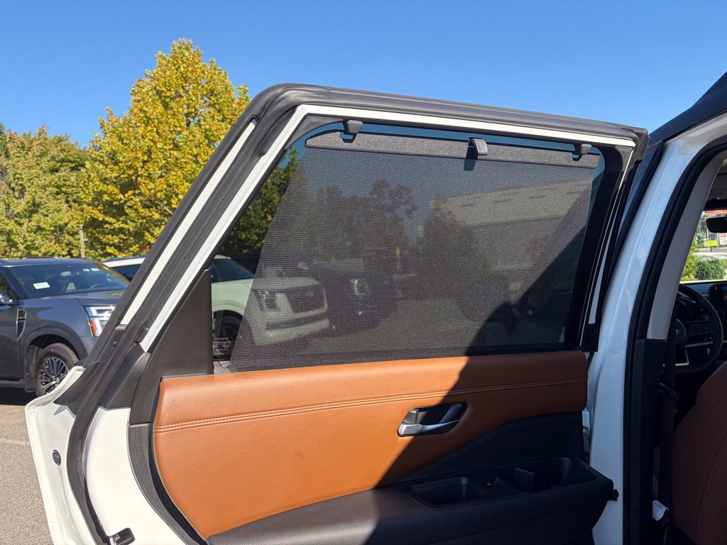Used 2024 Nissan Pathfinder Platinum AWD/4WD image 28
