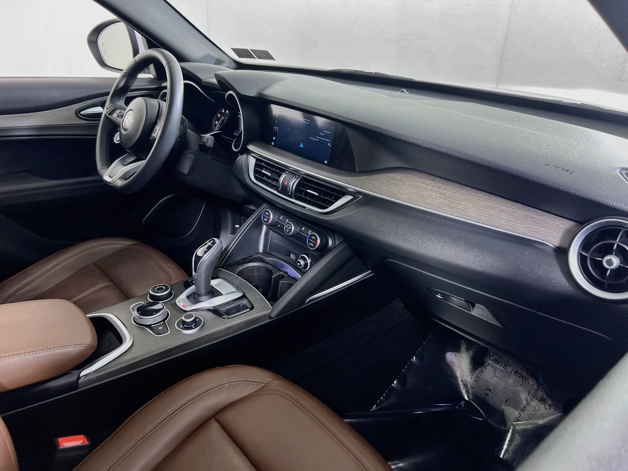 Used 2022 Alfa Romeo Stelvio Ti AWD/4WD image 29