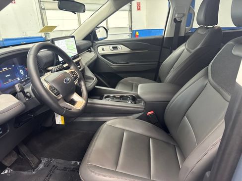 Certified 2026 Ford Explorer Active w/ Active Comfort Package RWD image 10