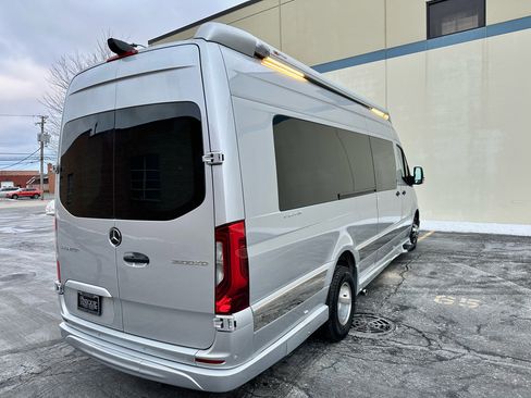 Used 2024 Mercedes-Benz Sprinter 3500 image 17