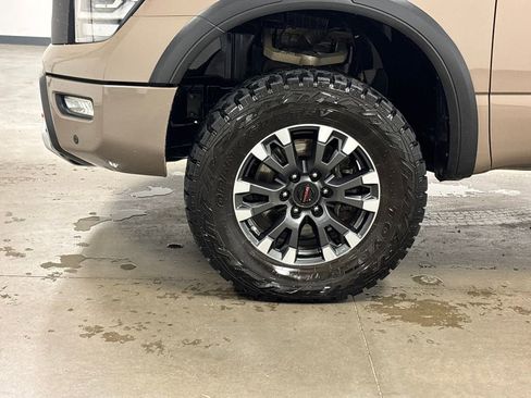 Used 2021 Nissan Titan PRO-4X w/ Pro-4x Convenience Package image 9