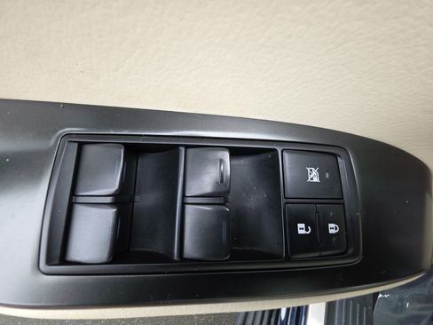 Used 2023 Lexus GX 460 Premium w/ Premium Package AWD/4WD image 29