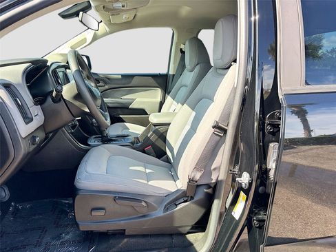 Used 2018 Chevrolet Colorado W/T w/ WT Convenience Package RWD image 19
