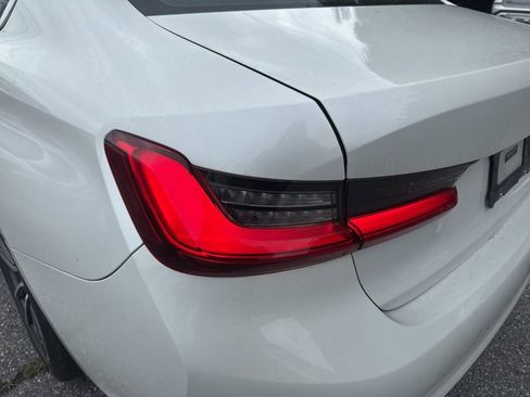 Used 2019 BMW 330i Sedan w/ Convenience Package RWD image 9