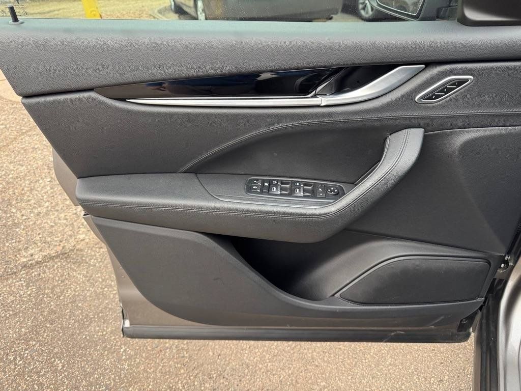 Used 2019 Maserati Levante AWD/4WD image 20