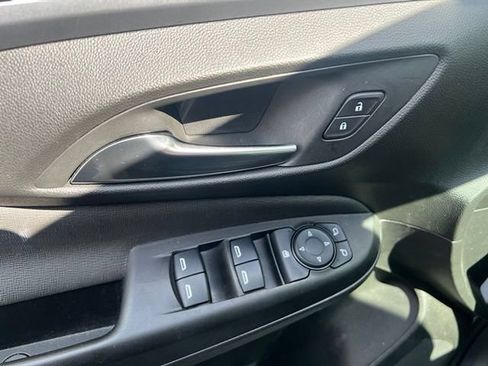 Used 2024 Buick Envista Preferred w/ Convenience I Package FWD image 5