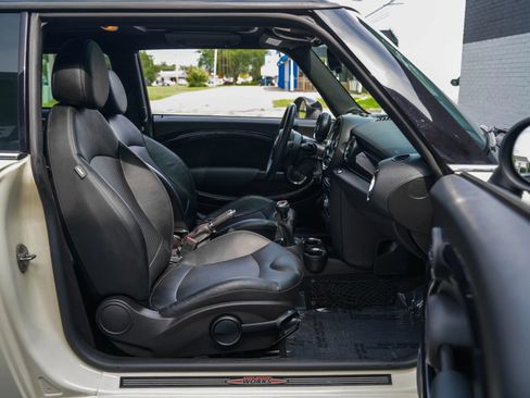Used 2011 MINI Cooper John Cooper Works FWD image 21