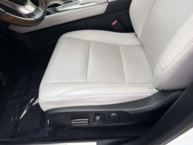 Used 2022 Lexus RX 450hL AWD w/ Premium Package image 15