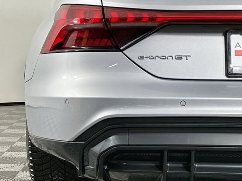Used 2022 Audi e-tron GT Premium Plus image 17