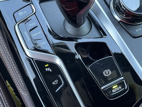 Used 2023 BMW M550i xDrive w/ Executive Package image 9