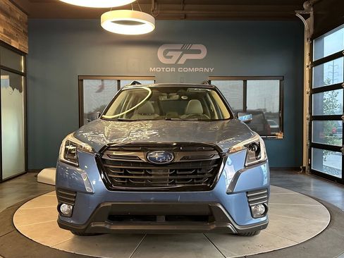 Used 2023 Subaru Forester Limited AWD/4WD image 8